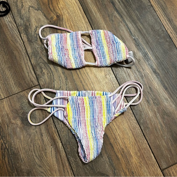 INDAH Bikini Set - Picture 4 of 8